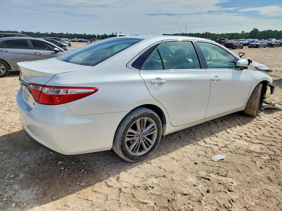 2017 TOYOTA CAMRY SE SE 3