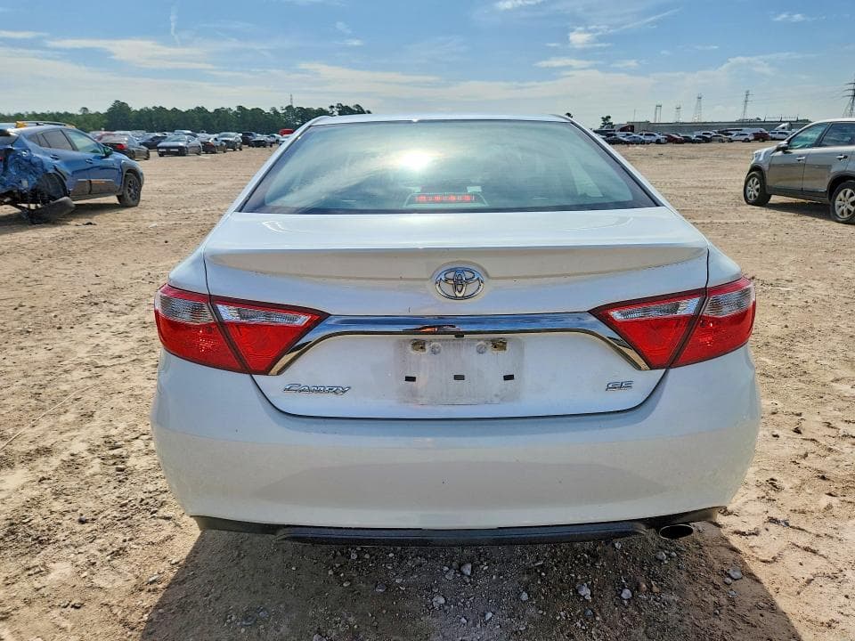 2017 TOYOTA CAMRY SE SE 6