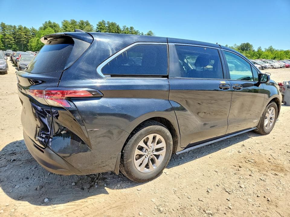 2021 TOYOTA SIENNA LE LE 3