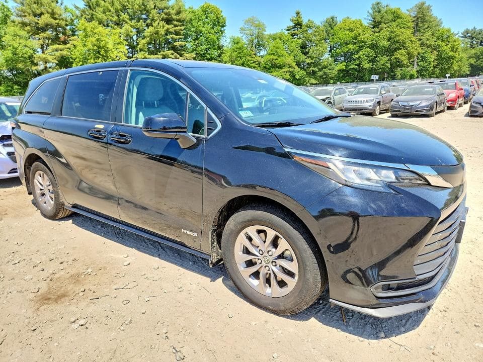 2021 TOYOTA SIENNA LE LE 4