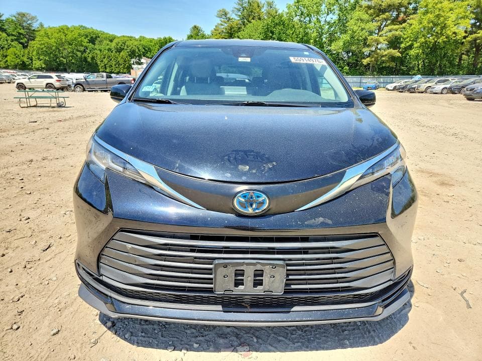 2021 TOYOTA SIENNA LE LE 5