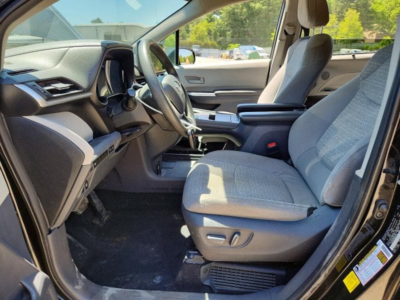 2021 TOYOTA SIENNA LE LE 7