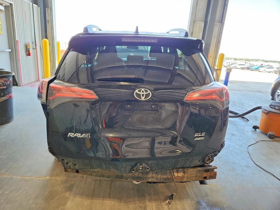 2016 TOYOTA RAV4 XLE XLE 6