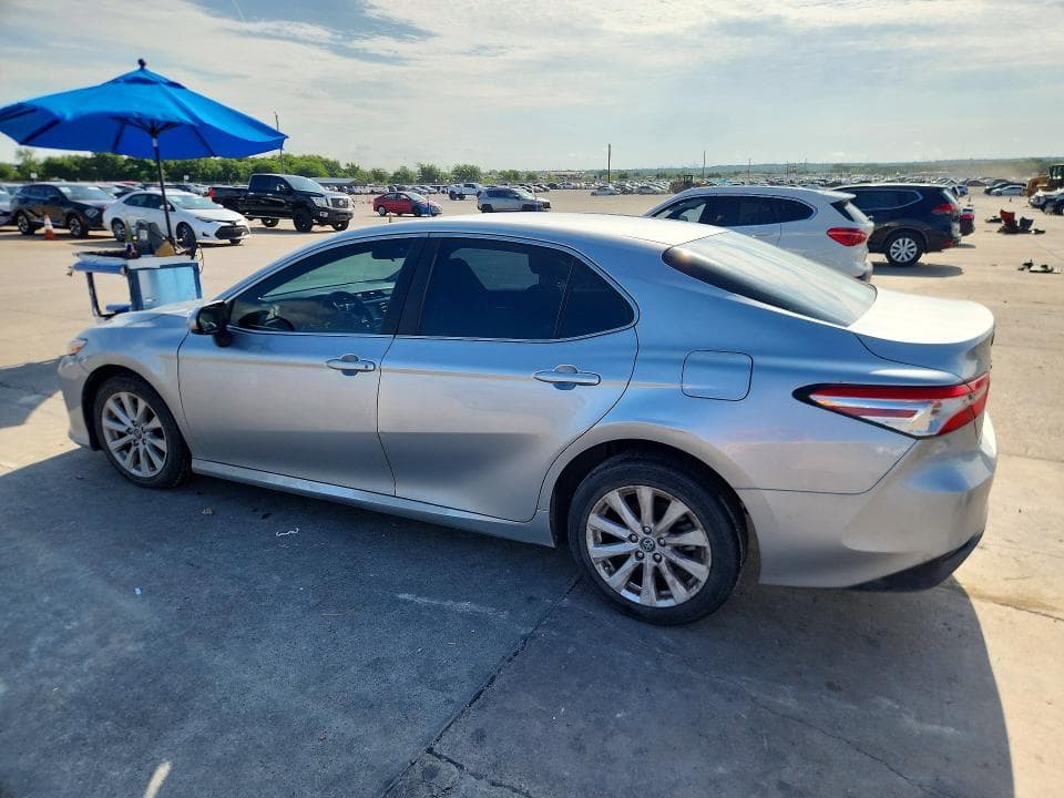 2018 TOYOTA CAMRY LE 2