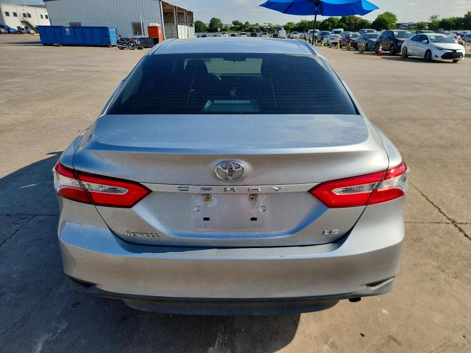 2018 TOYOTA CAMRY LE 6