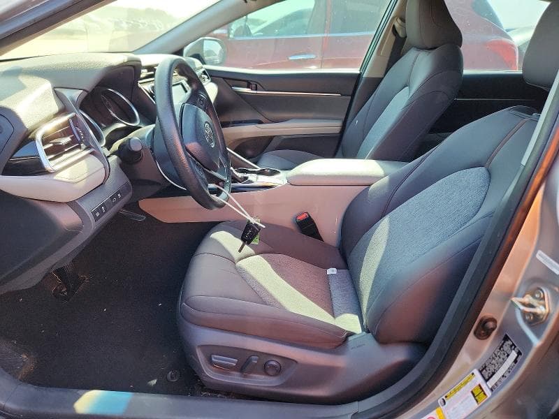 2018 TOYOTA CAMRY LE 7