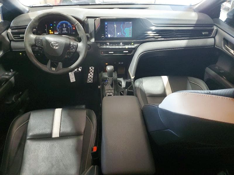 2025 TOYOTA CAMRY SE SE 8