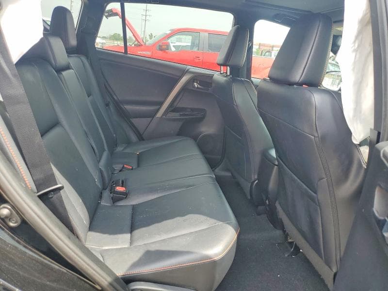 2017 TOYOTA RAV4 SE 11