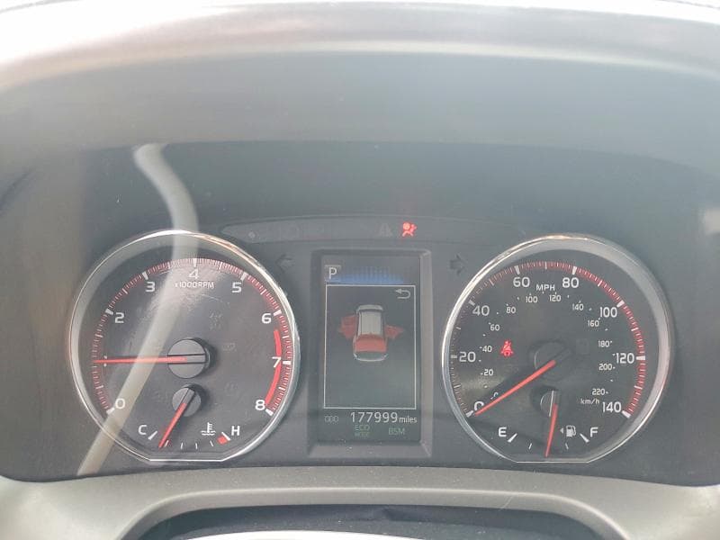 2017 TOYOTA RAV4 SE 9