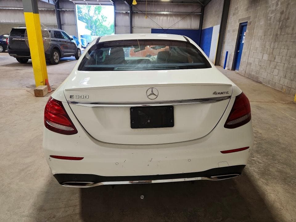 2017 MERCEDES-BENZ E 300 4MATIC 6