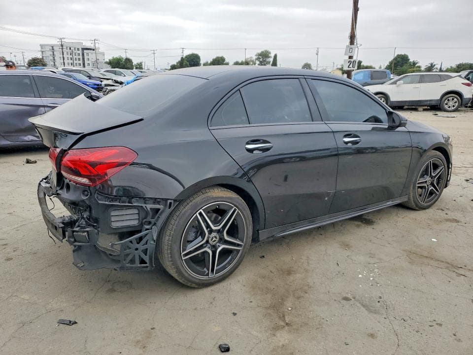 2021 MERCEDES-BENZ A-CLASS A220 3