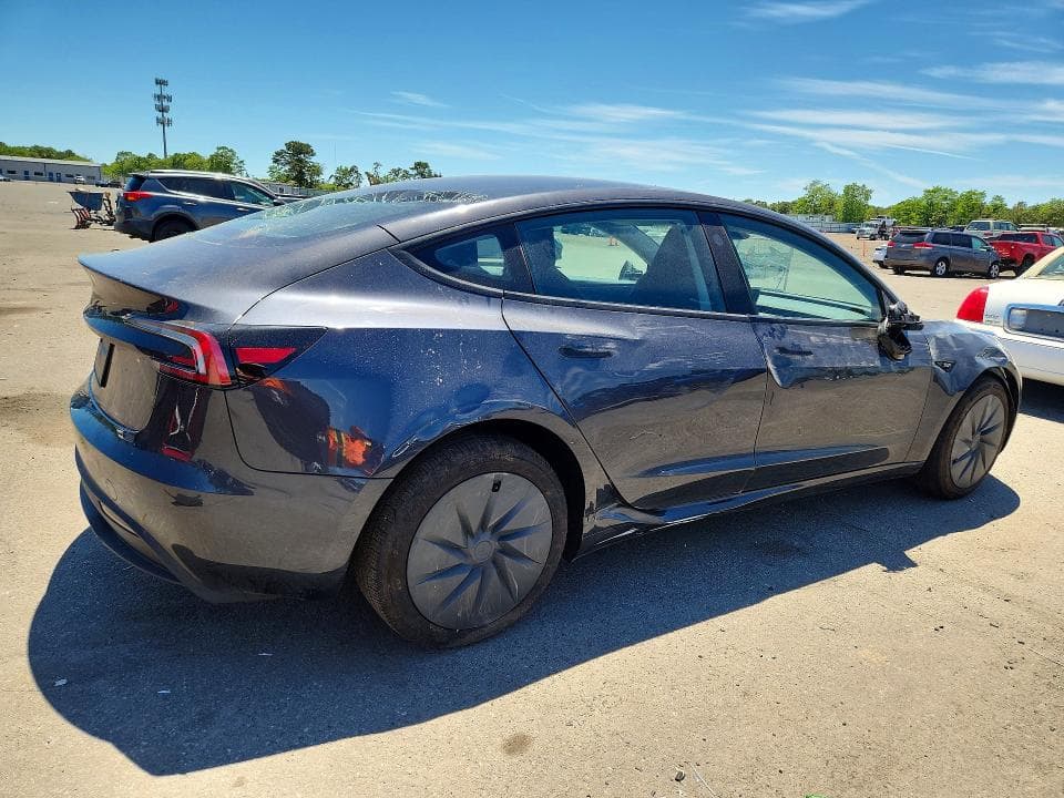 2025 TESLA MODEL 3 3