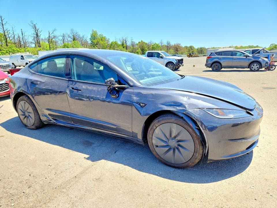 2025 TESLA MODEL 3 4