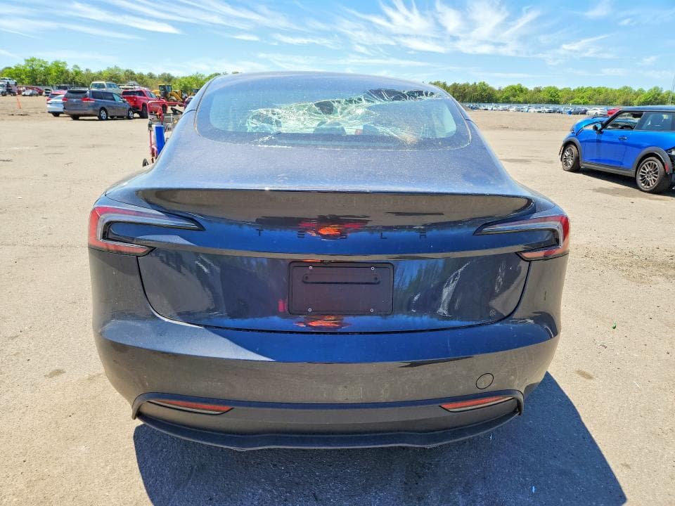 2025 TESLA MODEL 3 6