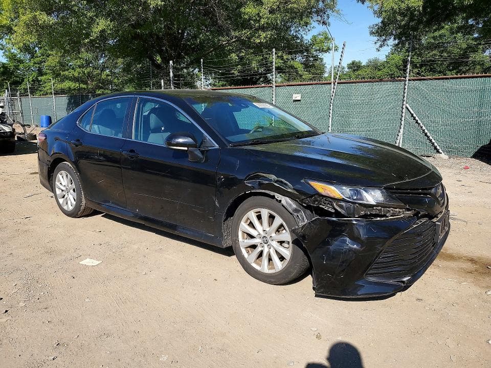 2019 TOYOTA CAMRY LE 4