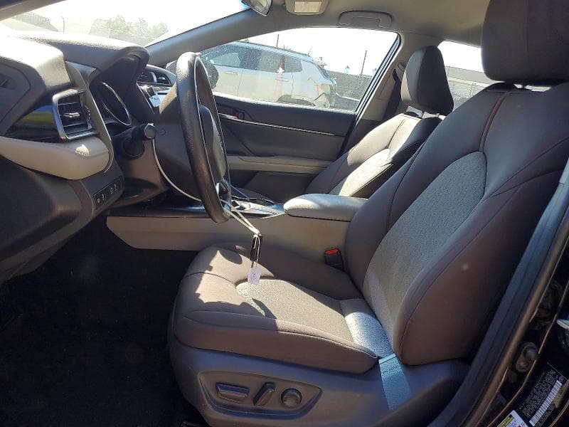 2019 TOYOTA CAMRY LE 7