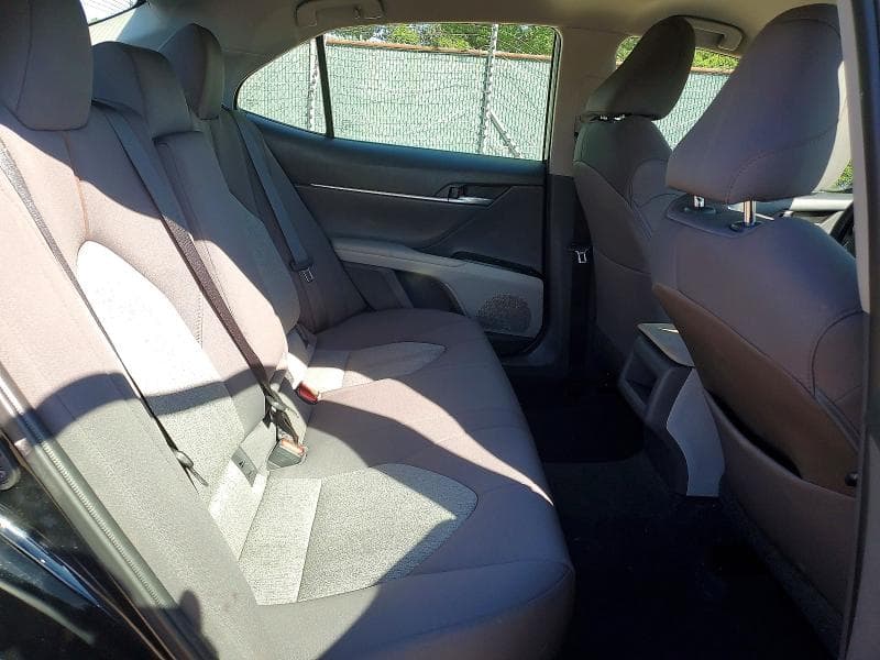 2019 TOYOTA CAMRY LE 10