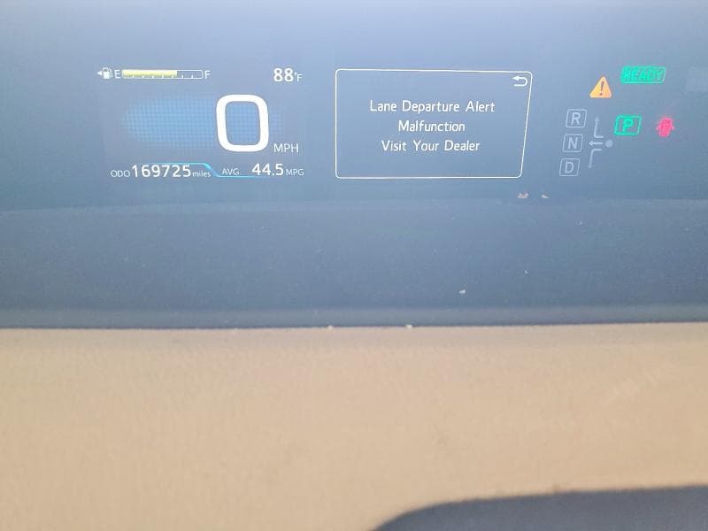 2019 TOYOTA PRIUS 9
