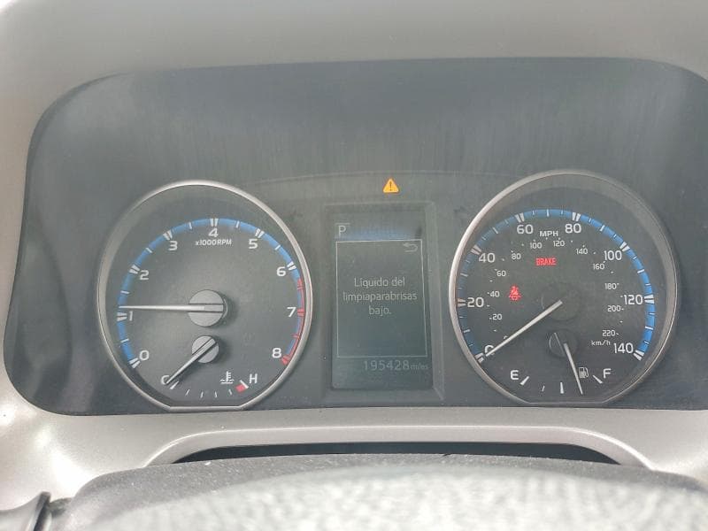 2018 TOYOTA RAV4 LE 9