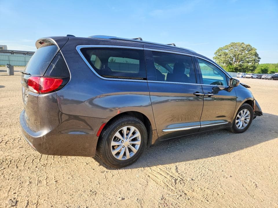 2018 CHRYSLER PACIFICA TOURING L 3