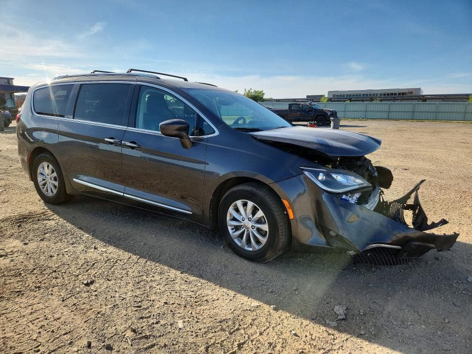 2018 CHRYSLER PACIFICA TOURING L 4