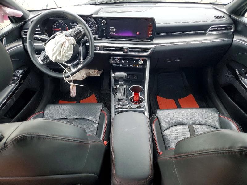 2024 KIA K5 8