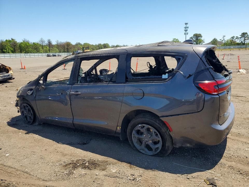 2022 CHRYSLER PACIFICA HYBRID TOURING L 2