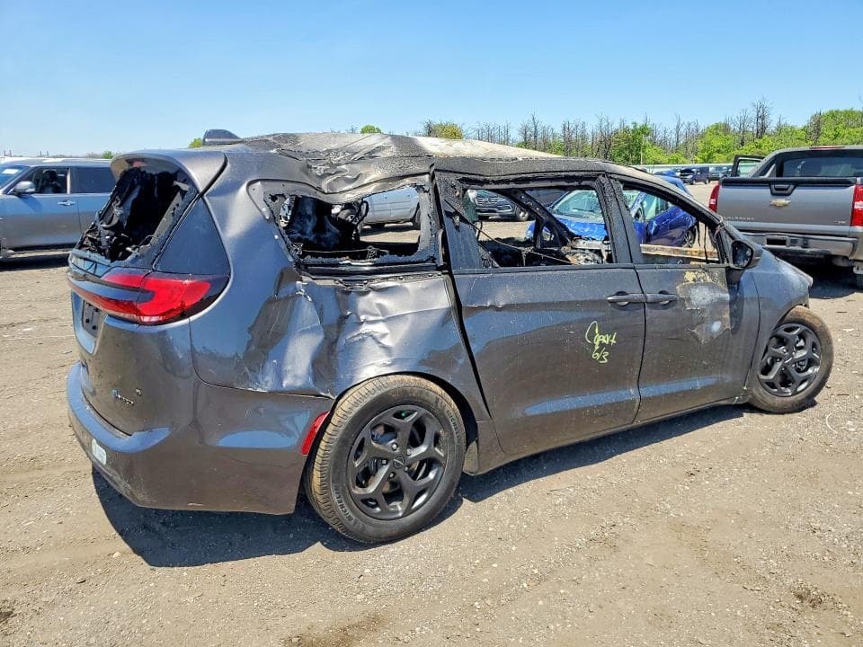 2022 CHRYSLER PACIFICA HYBRID TOURING L 3