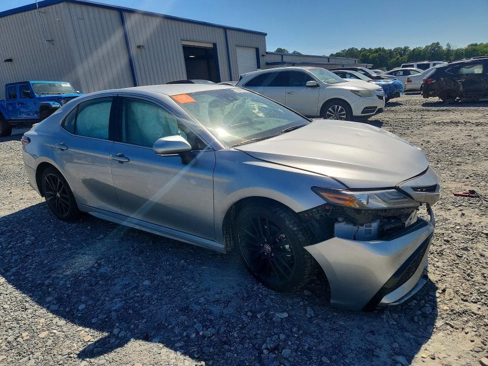 2024 TOYOTA CAMRY XSE 4