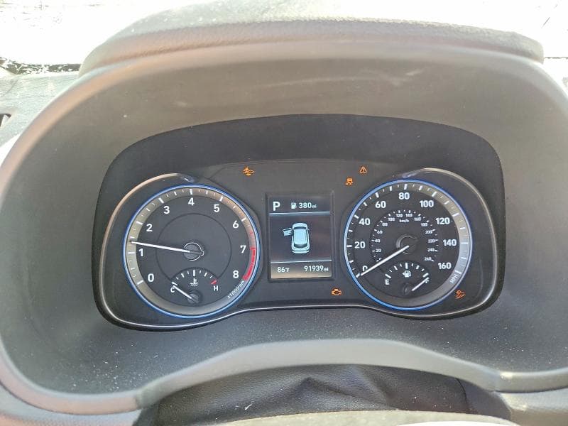 2021 HYUNDAI KONA SE 9