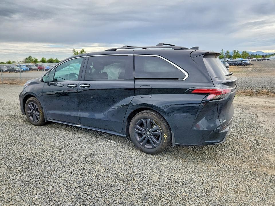 2024 TOYOTA SIENNA XSE 2