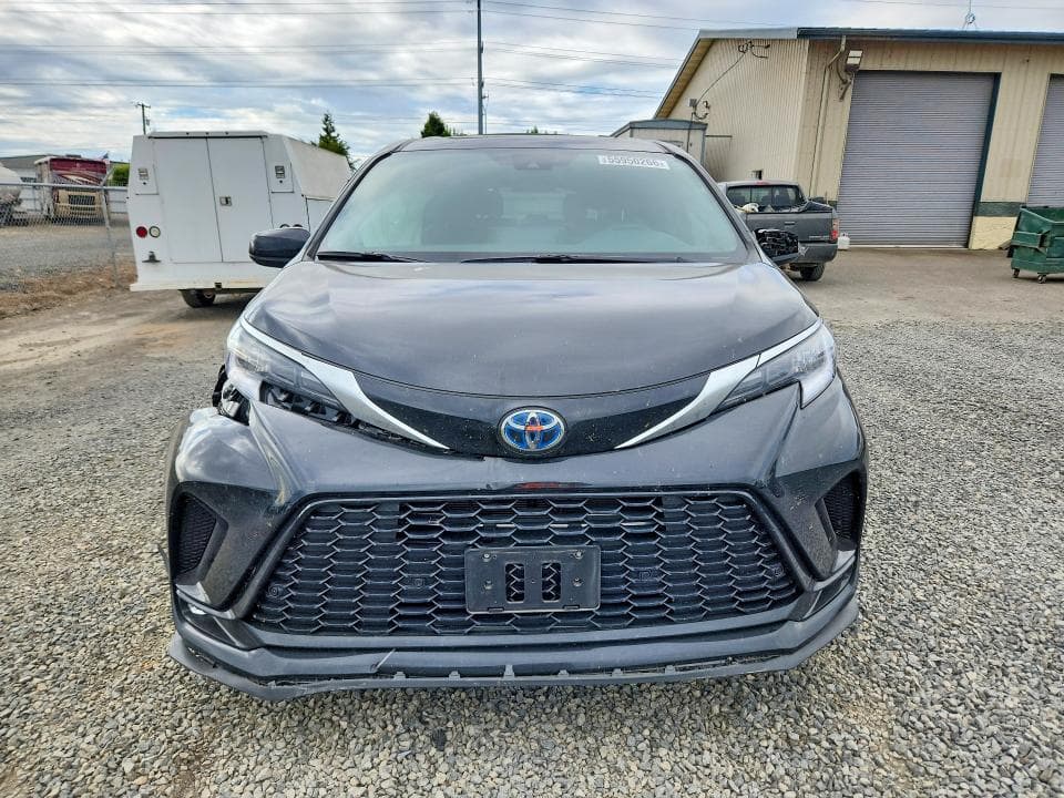 2024 TOYOTA SIENNA XSE 5