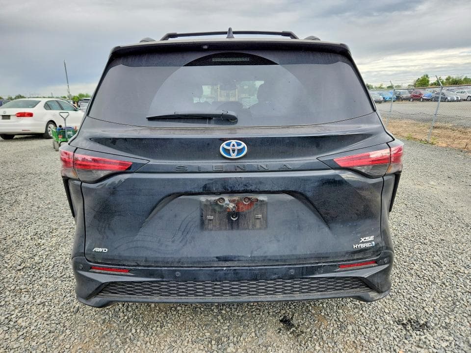 2024 TOYOTA SIENNA XSE 6
