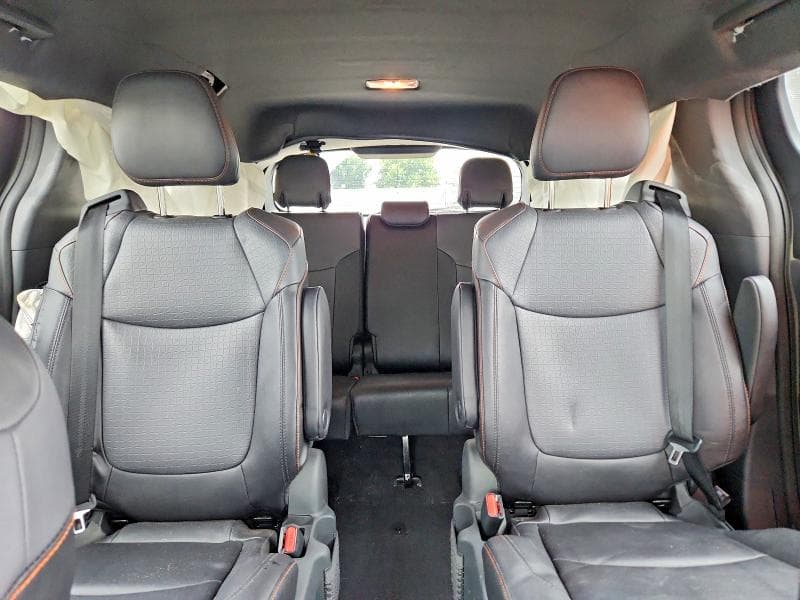 2024 TOYOTA SIENNA XSE 10