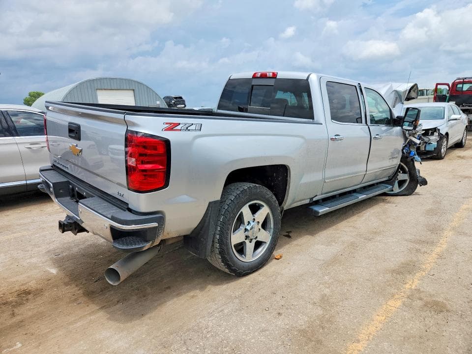 2018 CHEVROLET SILVERADO K2500 HEAVY DUTY LTZ 3