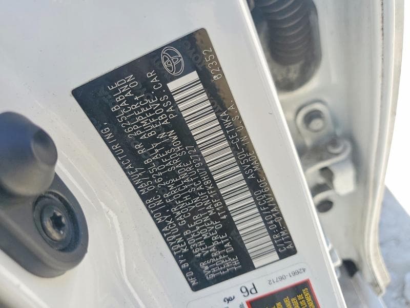 2017 TOYOTA CAMRY LE 12