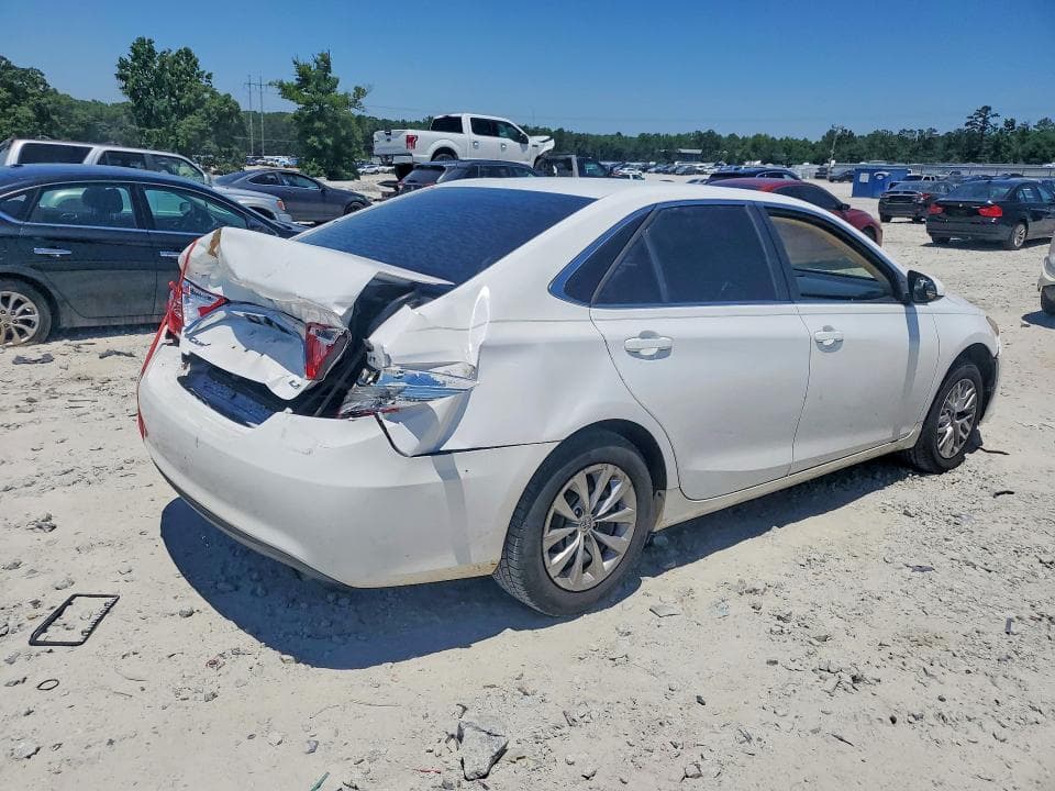2017 TOYOTA CAMRY LE 3