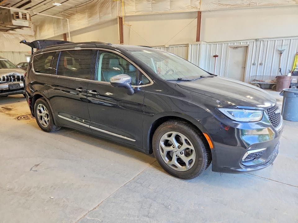2022 CHRYSLER PACIFICA LIMITED 4