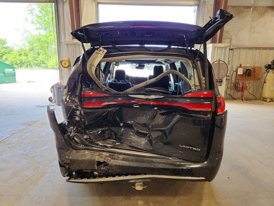 2022 CHRYSLER PACIFICA LIMITED 6