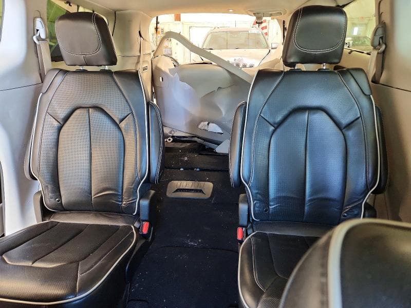 2022 CHRYSLER PACIFICA LIMITED 10