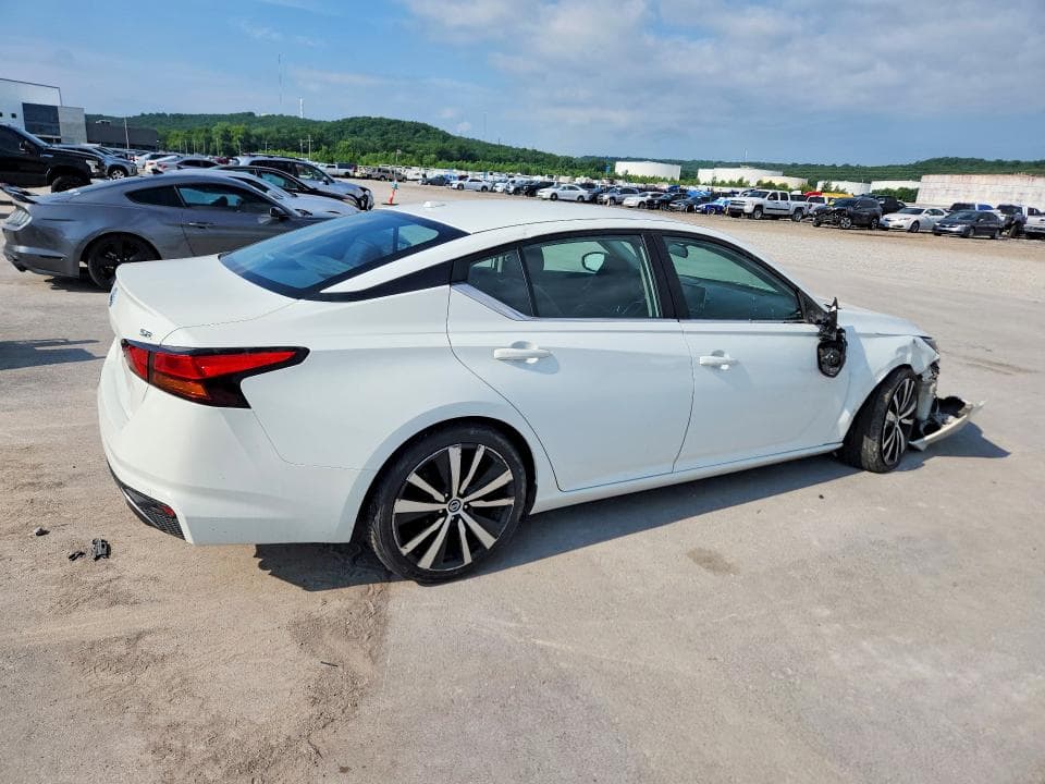 2020 NISSAN ALTIMA SR 3