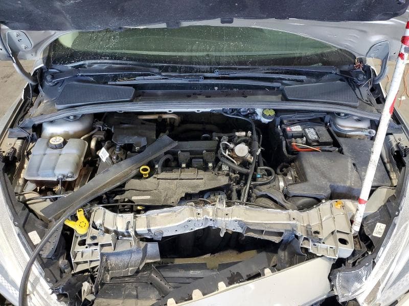 2016 FORD FOCUS SE 11