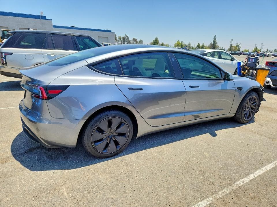 2025 TESLA MODEL 3 3