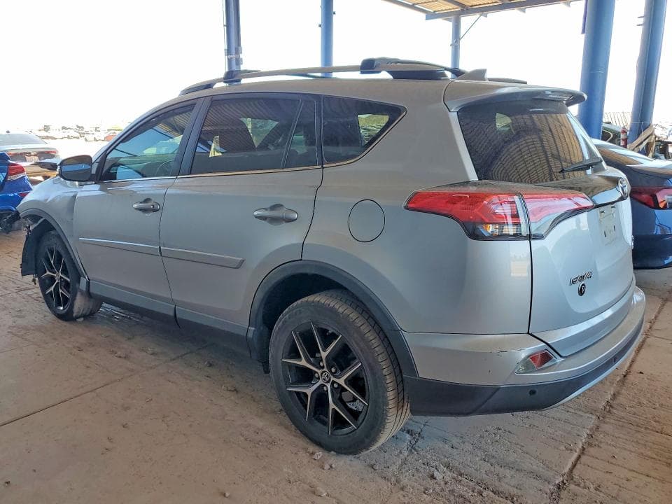 2018 TOYOTA RAV4 SE 2