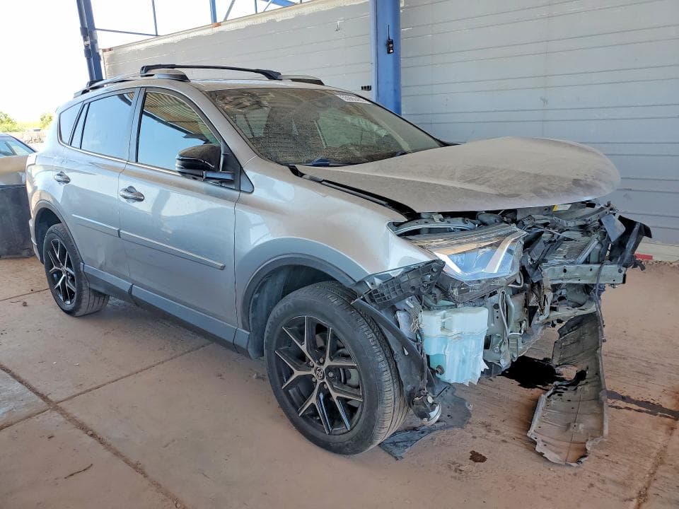 2018 TOYOTA RAV4 SE 4
