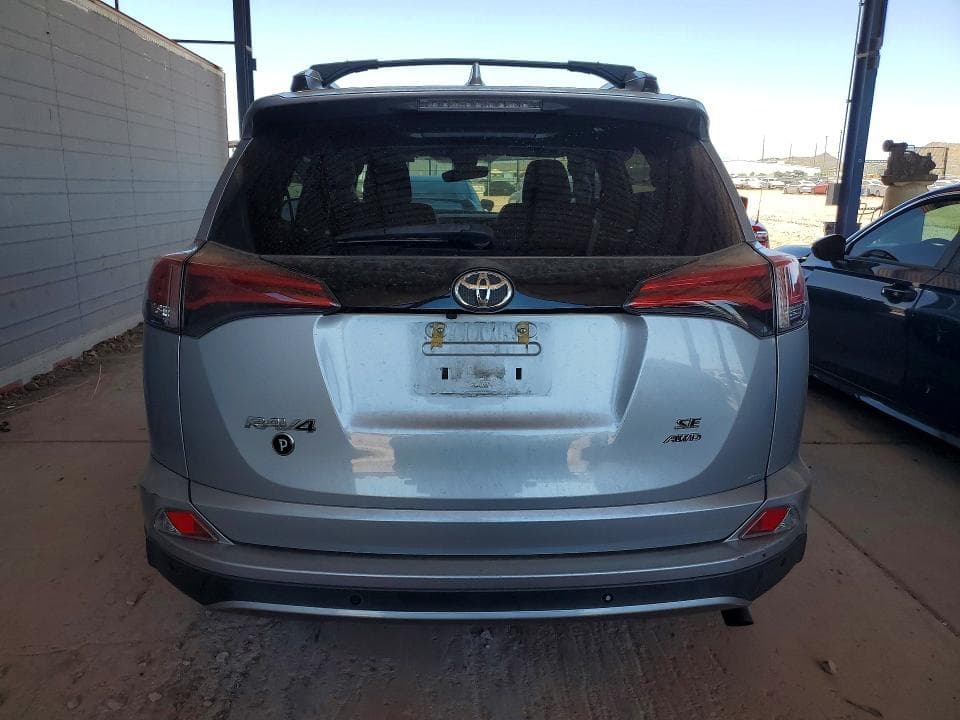 2018 TOYOTA RAV4 SE 6