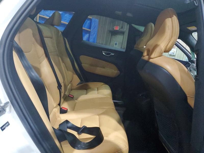 2020 VOLVO XC60 T6 MOMENTUM T6 MOMENTUM 11