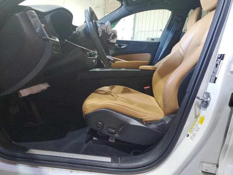 2020 VOLVO XC60 T6 MOMENTUM T6 MOMENTUM 7