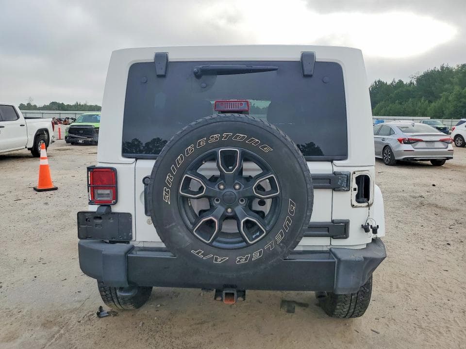 2018 JEEP WRANGLER UNLIMITED SAHARA 6