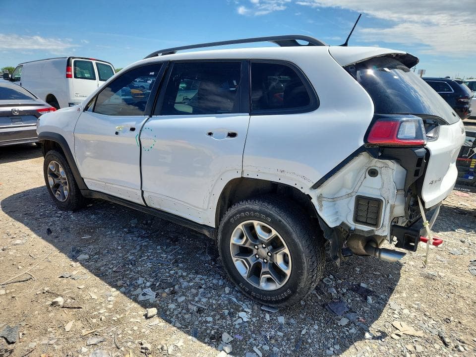 2019 JEEP CHEROKEE TRAILHAWK 2